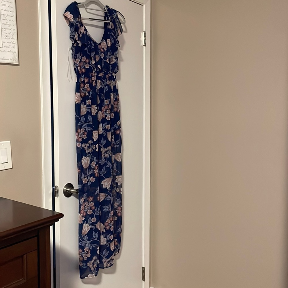 Francesca‘s Floral Maxi Dress